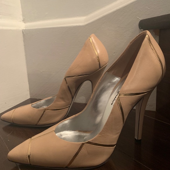 Ron White Blush and Gold Pumps - Picture 2 of 6